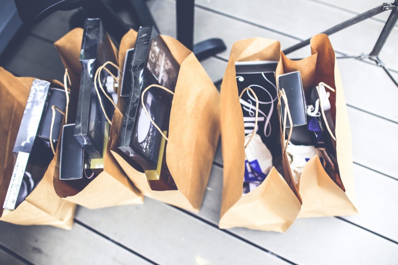 vitrine-VALDEBLORE-min_shop_shopping_bags_gift_brown_blank_market_product-722676
